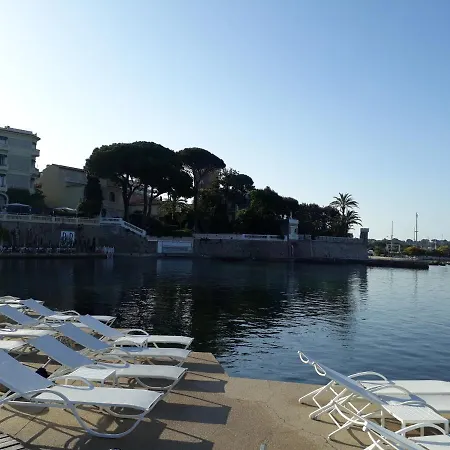 Le Mistral Studio Apartment